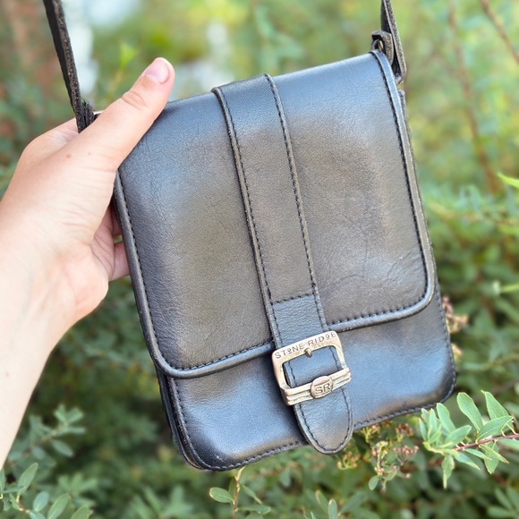 Vintage Stone Ridge black leather crossbody purse -made in Canada - Picture 2 of 5